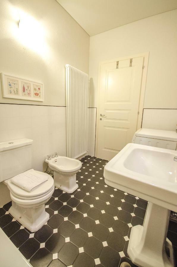 Azeglio Apartment, A Due Passi Da Piazza Maggiore Bologna Luaran gambar