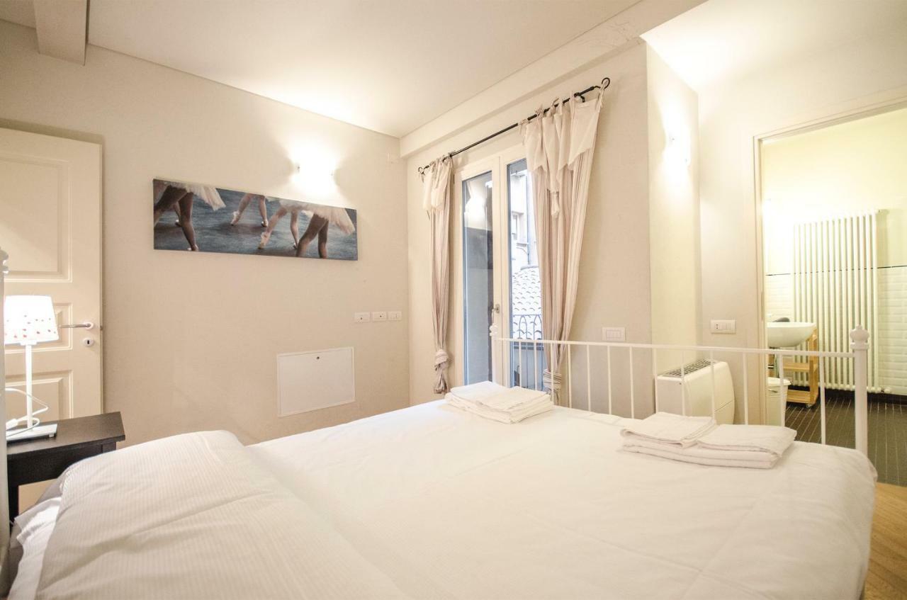 Azeglio Apartment, A Due Passi Da Piazza Maggiore Bologna Luaran gambar