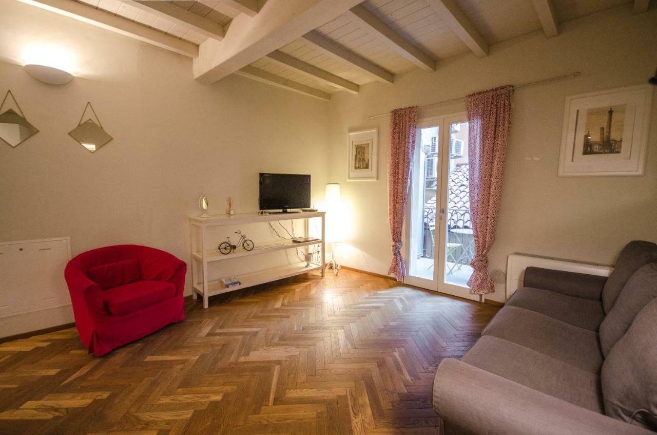 Azeglio Apartment, A Due Passi Da Piazza Maggiore Bologna Luaran gambar