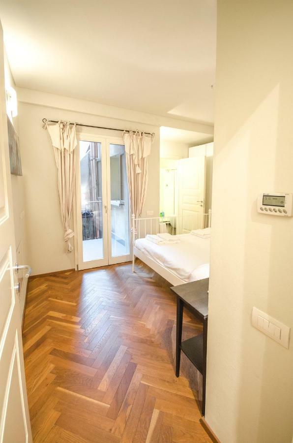 Azeglio Apartment, A Due Passi Da Piazza Maggiore Bologna Luaran gambar