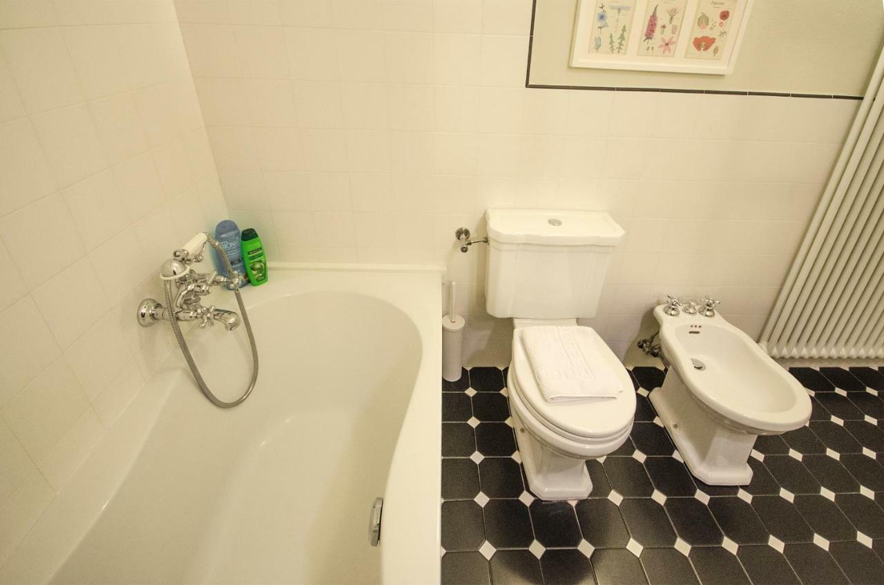 Azeglio Apartment, A Due Passi Da Piazza Maggiore Bologna Luaran gambar