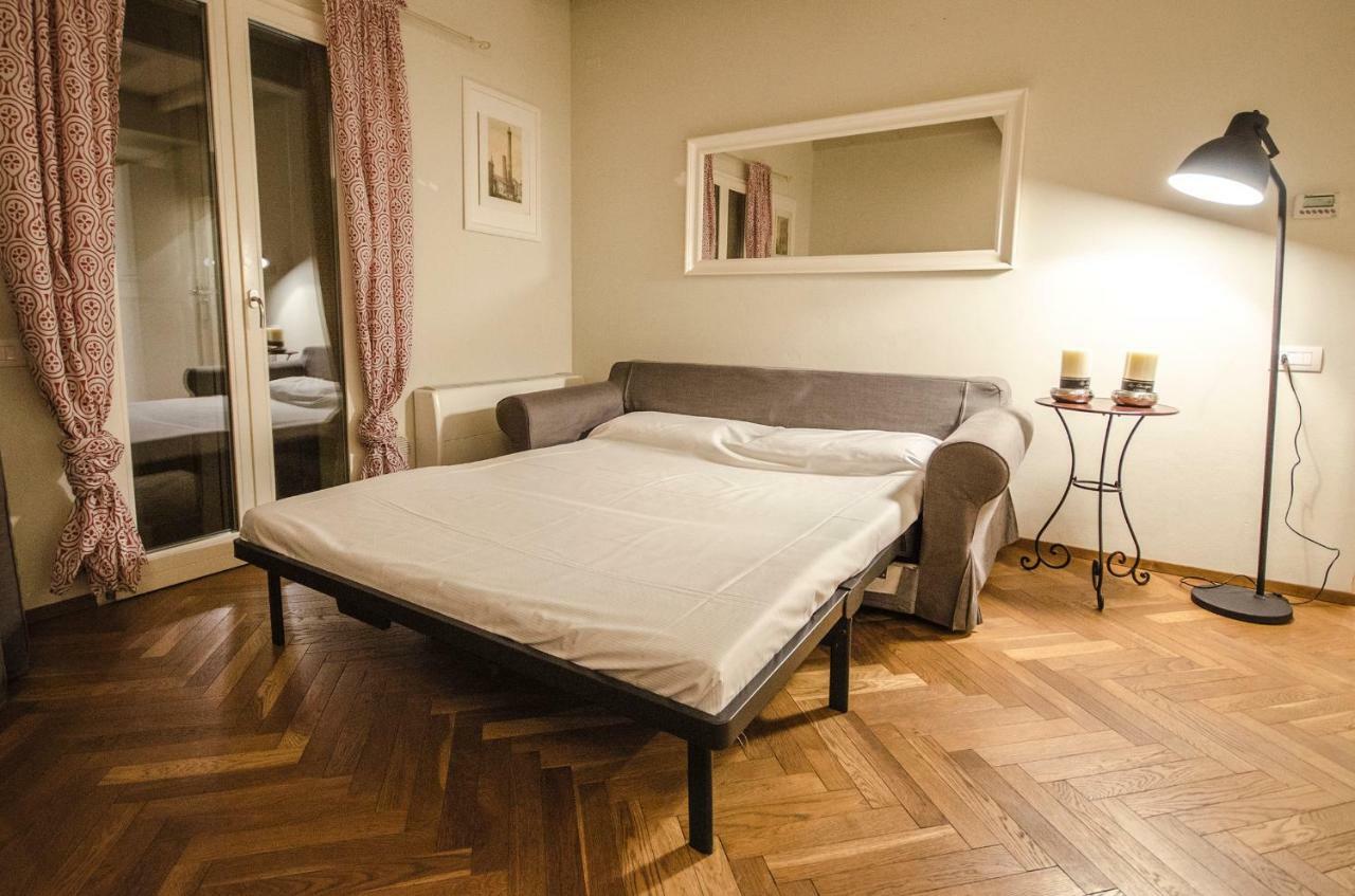 Azeglio Apartment, A Due Passi Da Piazza Maggiore Bologna Luaran gambar